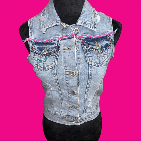 Dragonfly Embroidered Denim Vest - Picture 3 of 10